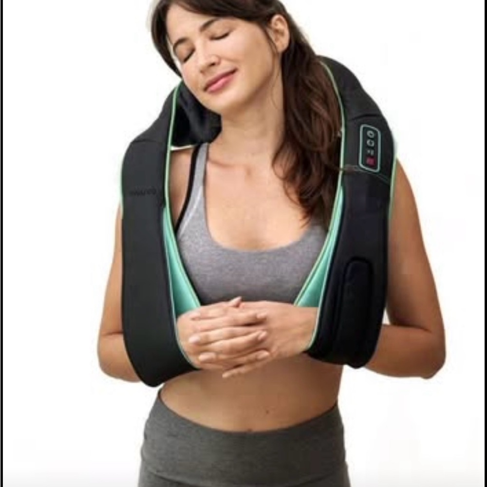 Black and Green Neck and Shoulder Massager Nekteck shiatsu kneading massager